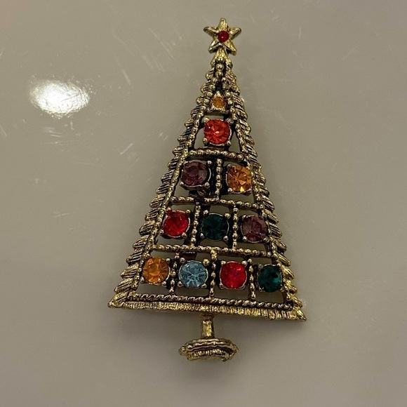 Vintage quality Christmas tree brooch adorned in shimmery stones - Picture 5 of 11